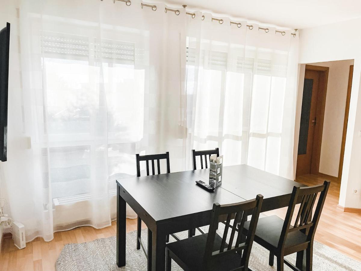 Schoene Wohnung, Eigene Terrasse, Privater Parkplatz, Wi-Fi, Waschmaschine, 3P เคมนิตซ์ ภายนอก รูปภาพ